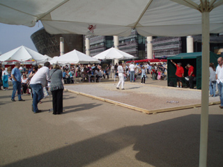 The temporary piste constructed by Cardiff County Council located in the Oval Basin.